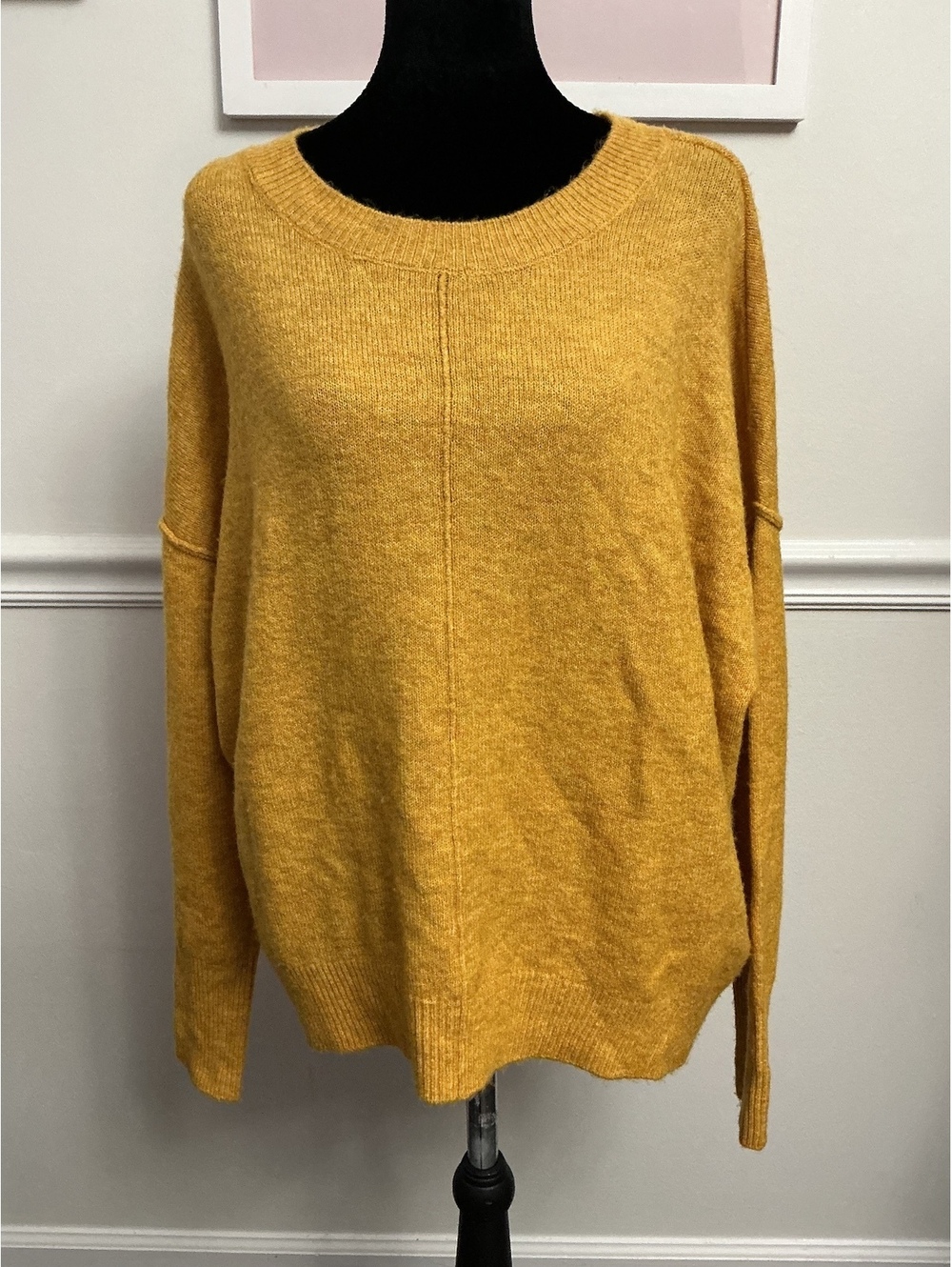 Vince Camuto Women's Medium Mustard Yellow Crew Neck Sweater